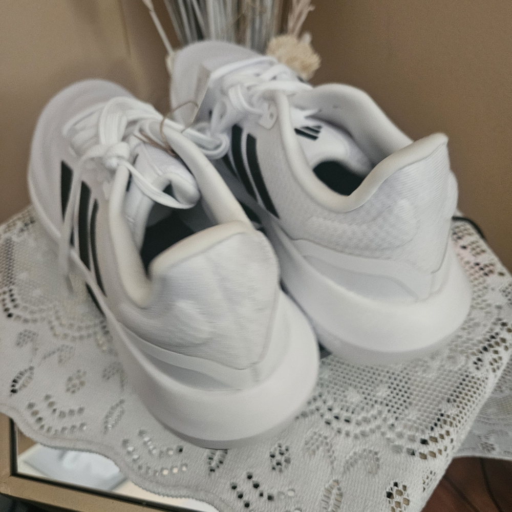 💞💓Men’s Adidas White Athletic Running Shoes  Unisex - Sixe 9 - NWOT💘❣️ - Picture 4 of 6